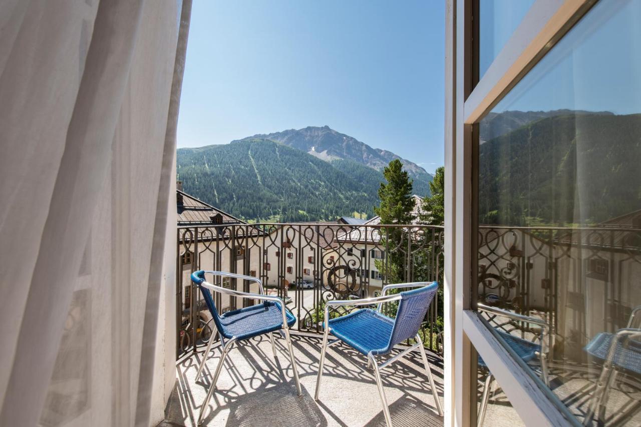 Hotel Engiadina Цуоц Екстериор снимка