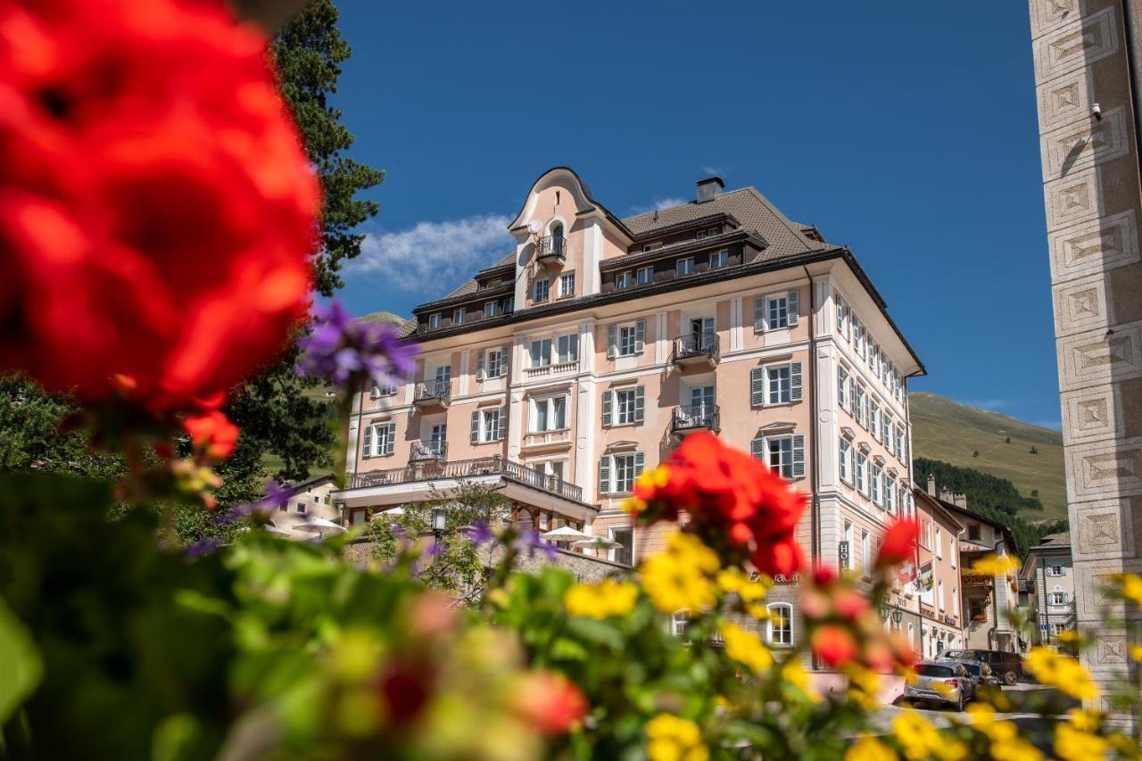 Hotel Engiadina Цуоц Екстериор снимка