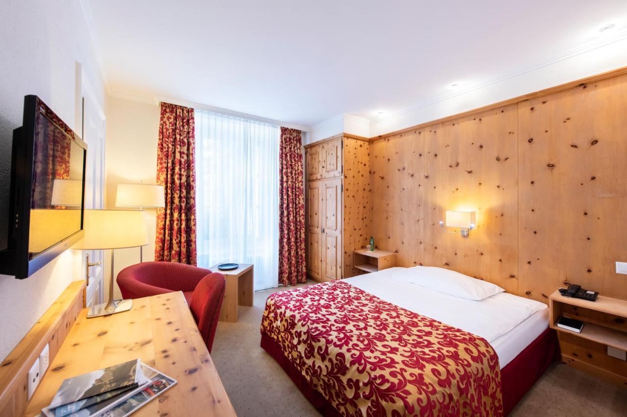 Hotel Engiadina Цуоц Екстериор снимка